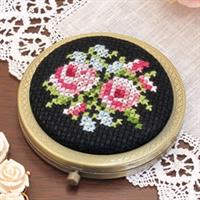 オリムパス製絲 花刺繍の優しい小物 コンパクトミラー バラのブーケ